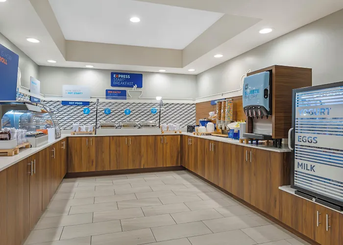 Holiday Inn Express Hotel & Suites Charlotte By Ihg